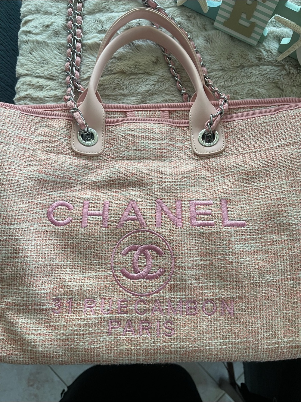 Pink & White Large Canvas/Tweed FashionTote with Entwined Chain Straps NWOT